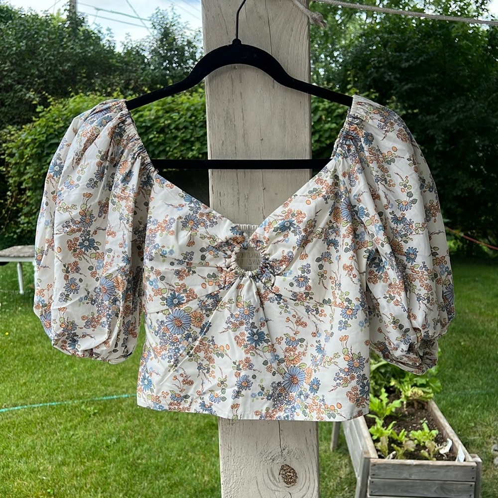 Floral puff sleeve o ring keyhole top - S - cotton blend with 100% cotton lining